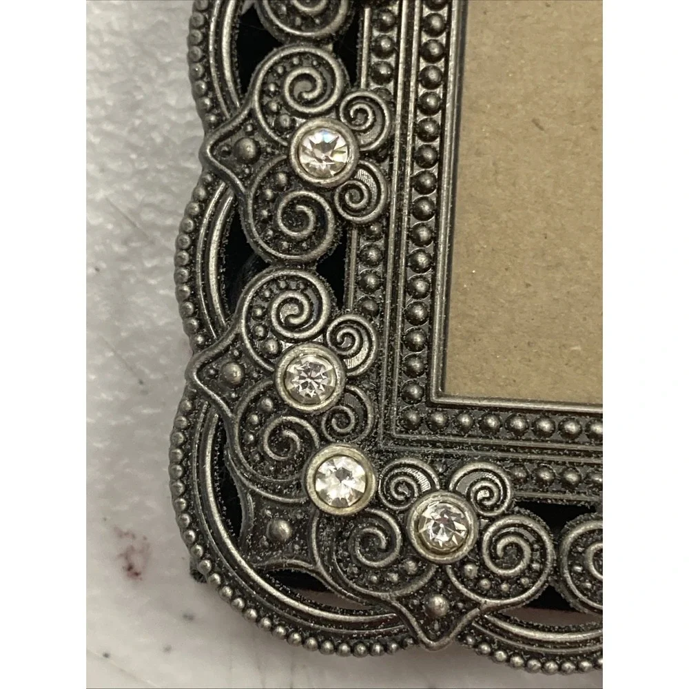Pewter Picture Frame Beautiful Flower and Swirl Design & Clear Rhinestones‎ 5x7